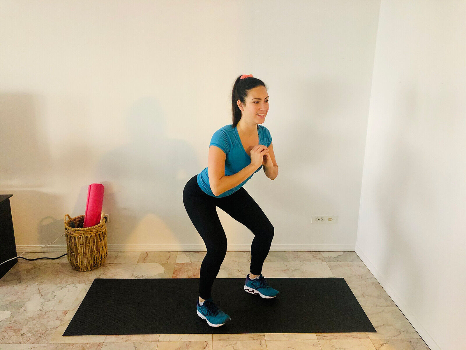 Most common mistakes in online workouts that cause pain or injury